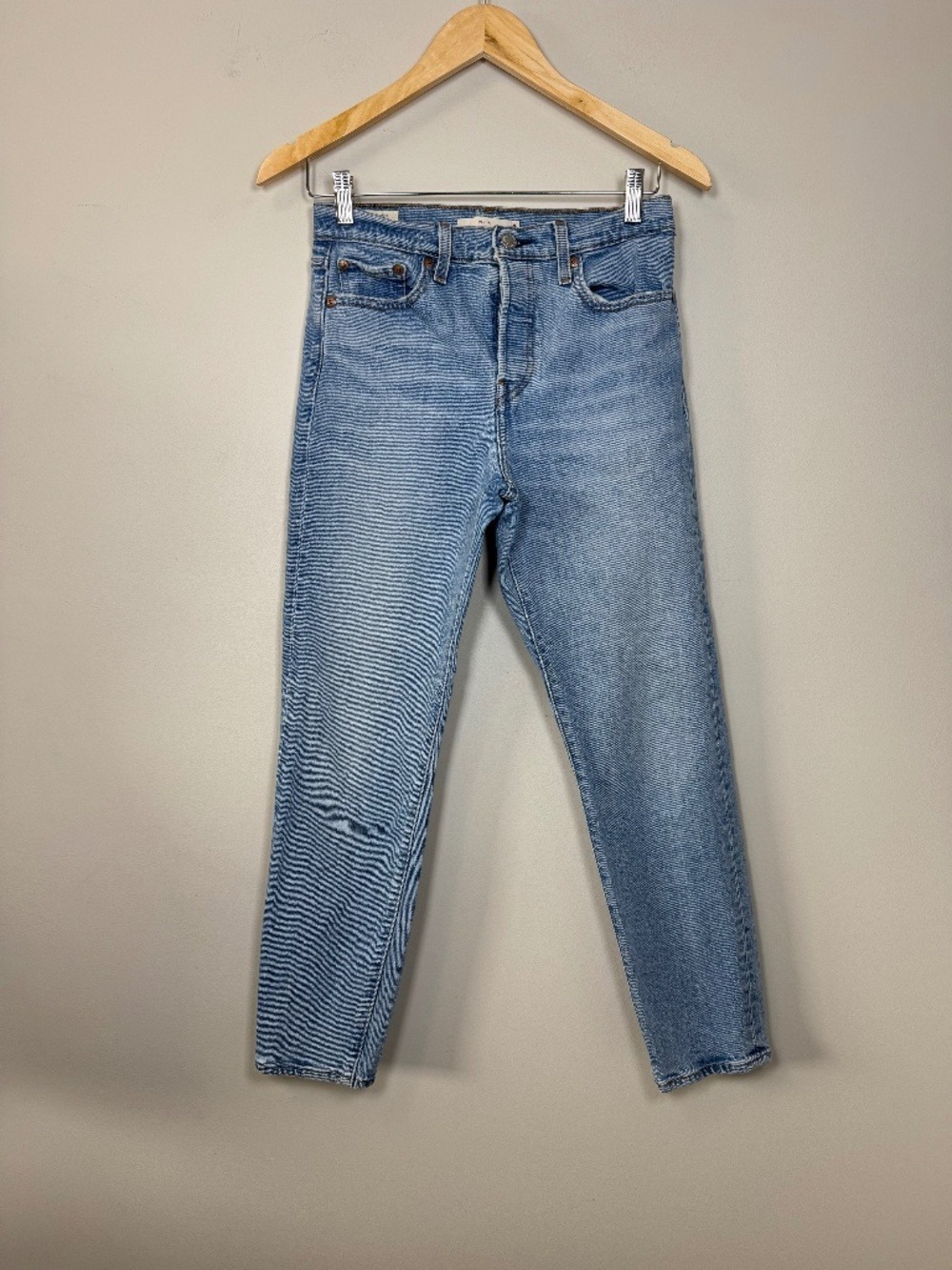 Levi's  Wedgie  Light Wash High-Rise Cropped Jeans size 26